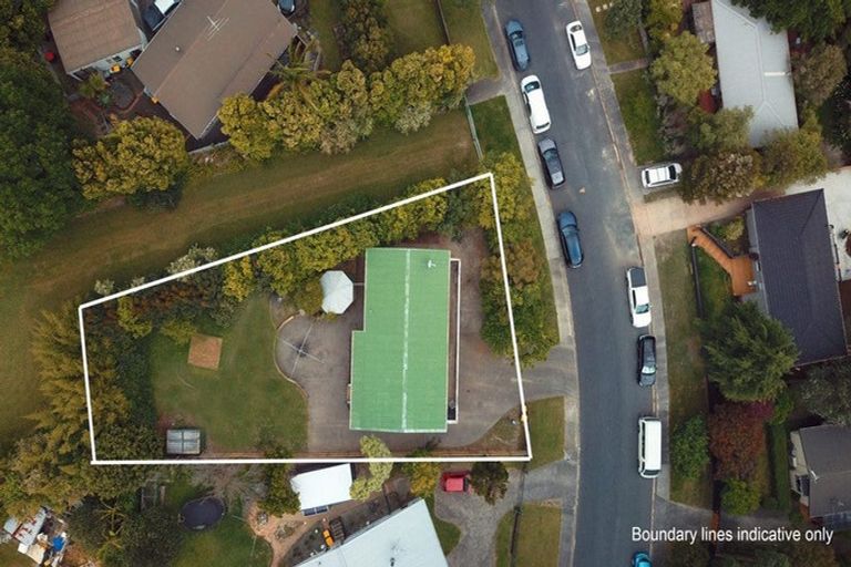 Photo of property in 22 Claverdon Drive, Massey, Auckland, 0614