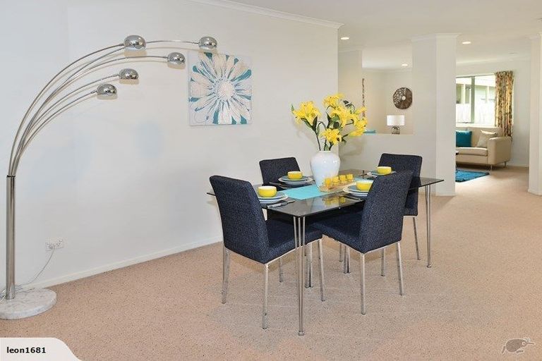 Photo of property in 86a Luckens Road, West Harbour, Auckland, 0618