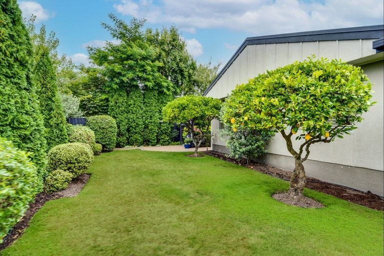 Photo of property in 32 Saint Hill Lane, Havelock North, 4130