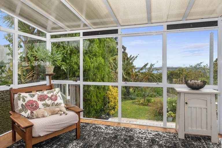 Photo of property in 86 West View Crescent, Onerahi, Whangarei, 0110