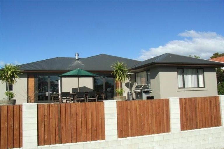 Photo of property in 9a Gillean Street, Havelock North, 4130