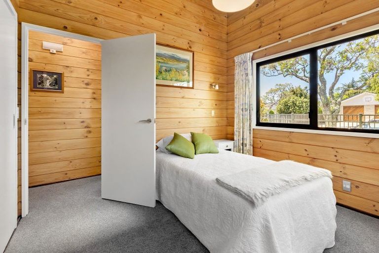 Photo of property in 43 Nimmo Avenue, Waikanae, 5036