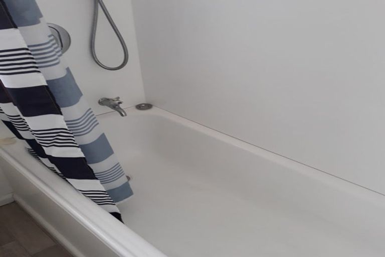 Photo of property in 4/9 Curletts Road, Sockburn, Christchurch, 8042