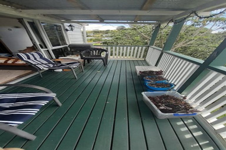 Photo of property in 31 Powells Road, Cable Bay, 0420