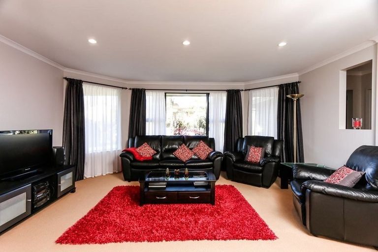 Photo of property in 6 Apsley Rise, Henderson, Auckland, 0612