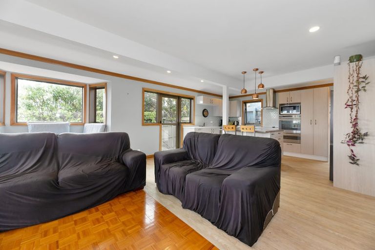 Photo of property in 80 Highland Park Drive, Highland Park, Auckland, 2010
