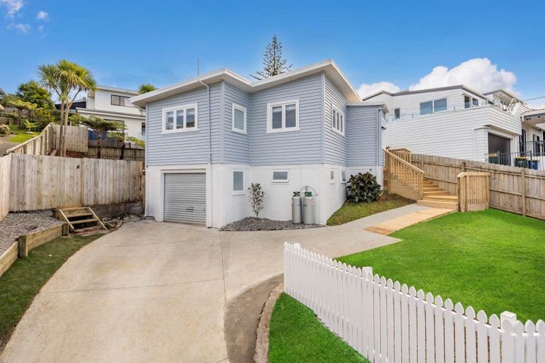 Photo of property in 23 Korotaha Terrace, Rothesay Bay, Auckland, 0630