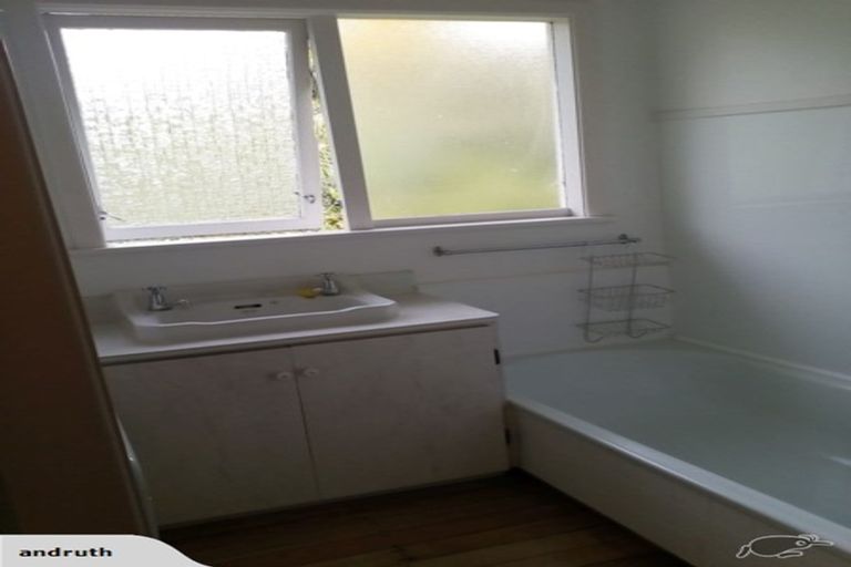 Photo of property in 24 Glen Road, Raumati South, Paraparaumu, 5032