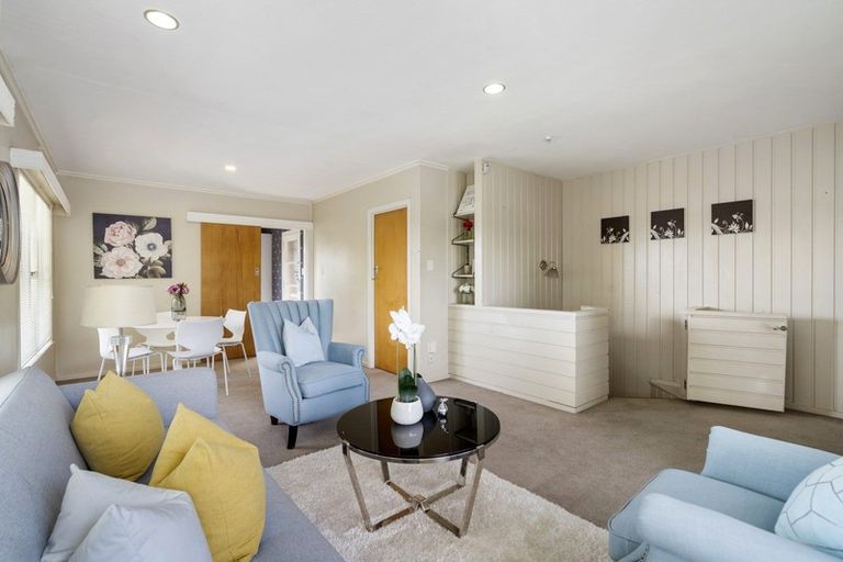 Photo of property in 1/21 Evelyn Place, Hillcrest, Auckland, 0627