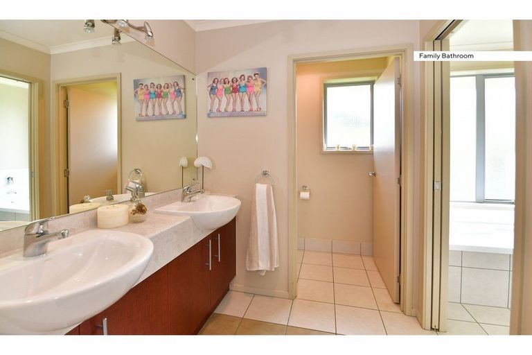 Photo of property in 24 Puhoi Close, Puhoi, Warkworth, 0994