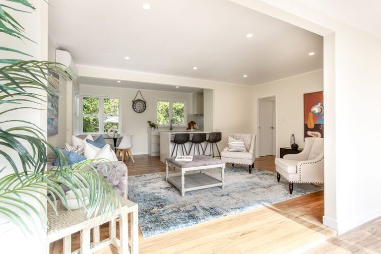 Photo of property in 54 St Leonards Road, Kelston, Auckland, 0602