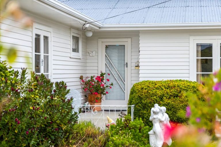 Photo of property in 9 Tamatea Road, Taupo, 3330