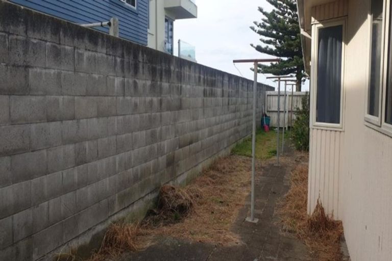 Photo of property in 2/181 Marine Parade, Mount Maunganui, 3116