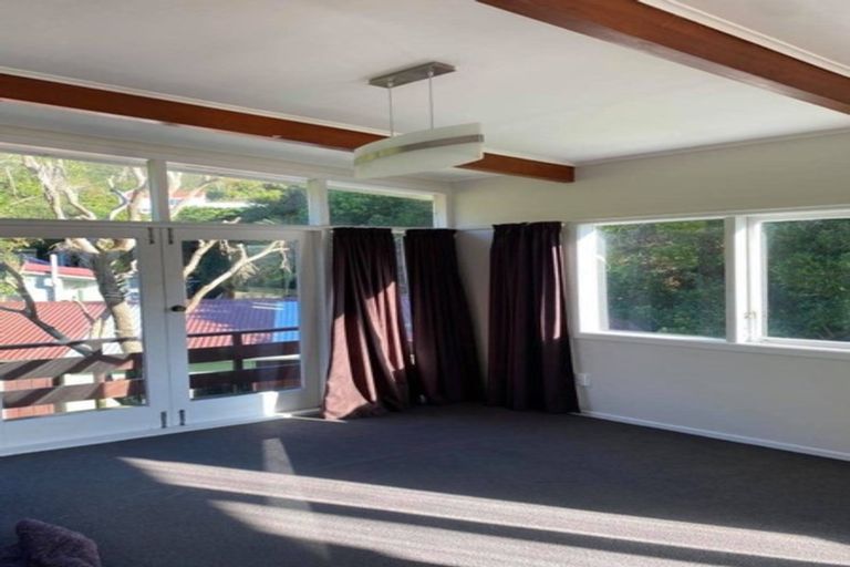 Photo of property in 50 Makara Road, Karori, Wellington, 6012