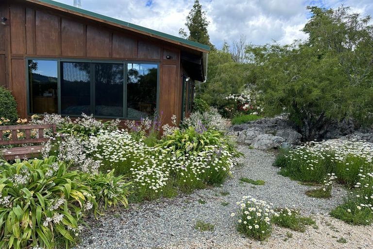 Photo of property in 10 Labyrinth Lane, Takaka, 7183
