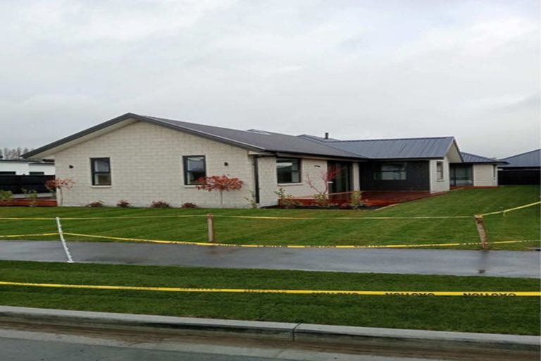 Photo of property in 5 Ferbane Way, Halswell, Christchurch, 8025