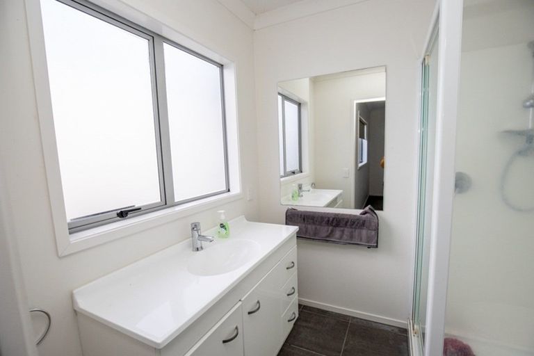 Photo of property in 28 Benner Drive, Ngatea, 3503