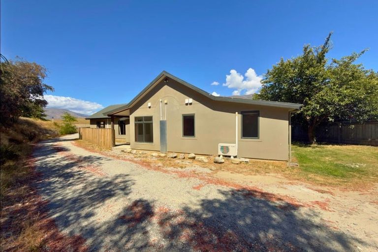 Photo of property in 14mt Aspiring College, 131 Plantation Road, Wanaka, 9305