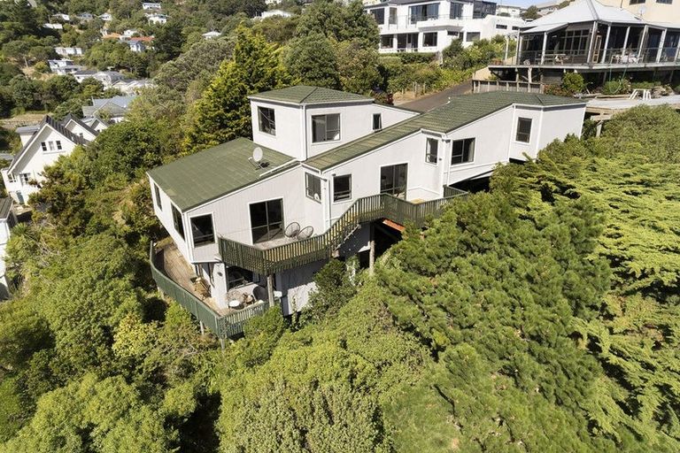 Photo of property in 20 Bay Lair Grove, Island Bay, Wellington, 6023