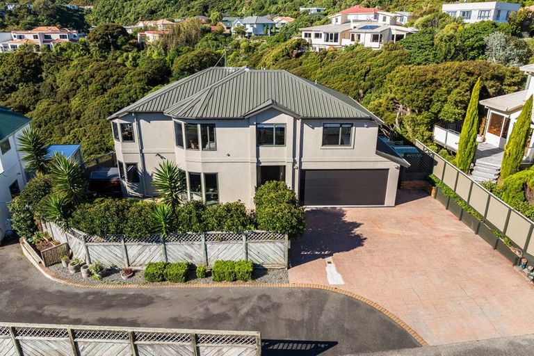 Photo of property in 8 Glengavel Grove, Papakowhai, Porirua, 5024