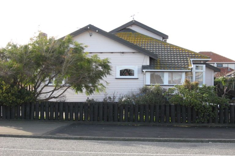 Photo of property in 137 Rongotai Road, Kilbirnie, Wellington, 6022