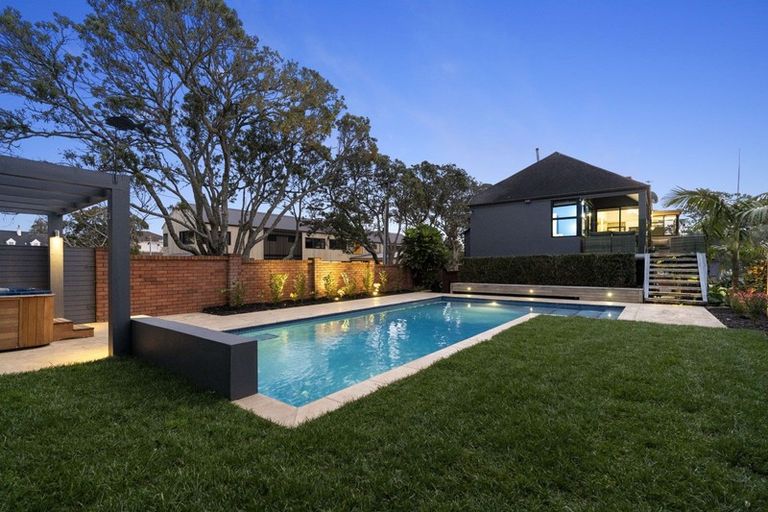 Photo of property in 112 Selwyn Avenue, Mission Bay, Auckland, 1071