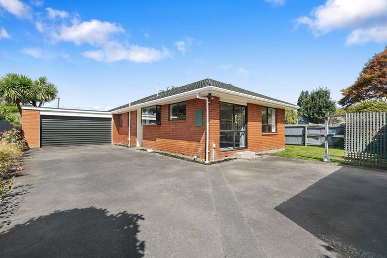 Photo of property in 2/52 Truman Road, Bryndwr, Christchurch, 8053
