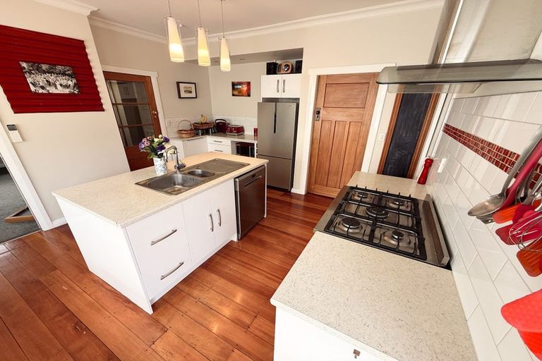 Photo of property in 4 Norton Park Avenue, Fairfield, Lower Hutt, 5011