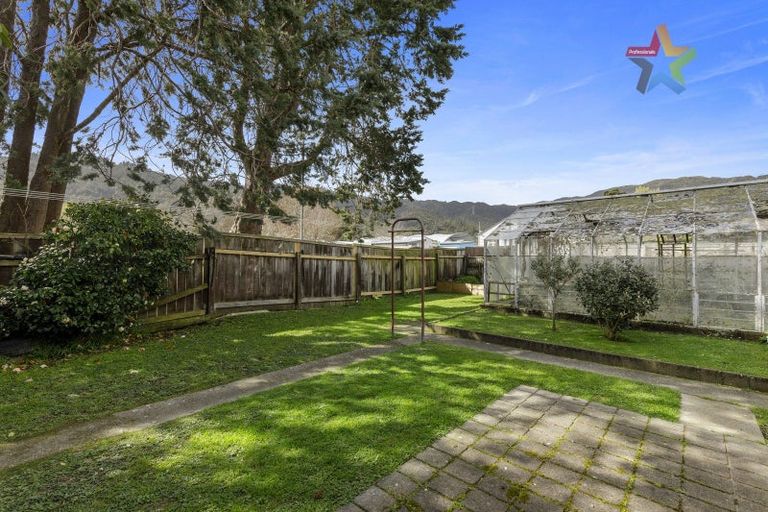 Photo of property in 65 Glen Road, Stokes Valley, Lower Hutt, 5019