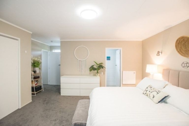 Photo of property in 57 Pacific Parade, Army Bay, Whangaparaoa, 0930