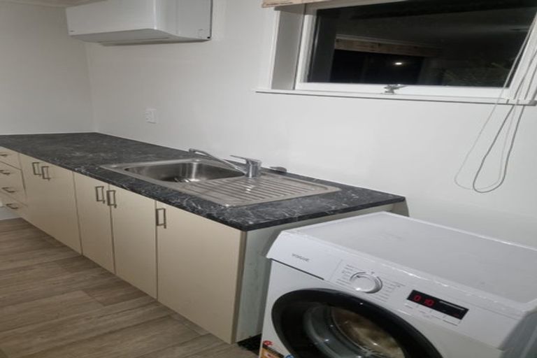 Photo of property in 102 Saddleback Rise, Murrays Bay, Auckland, 0630