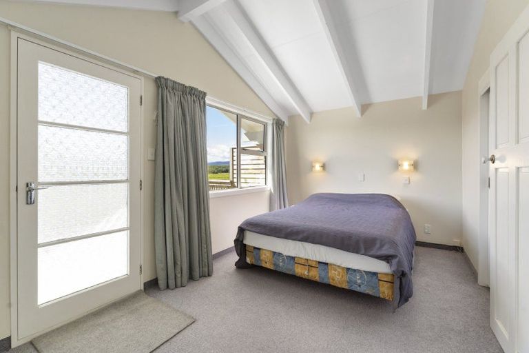 Photo of property in 18 Robert Mckeen Street, Otaki Beach, Otaki, 5512