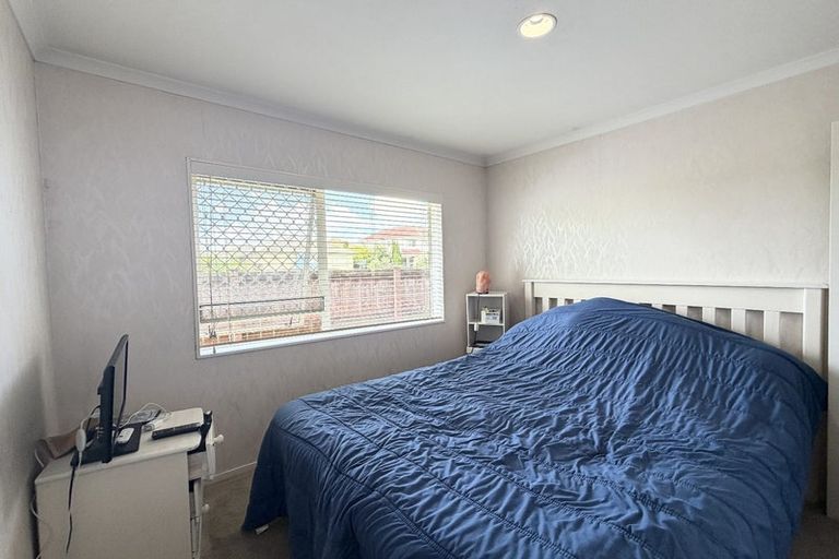 Photo of property in 180a Botany Road, Botany Downs, Auckland, 2010