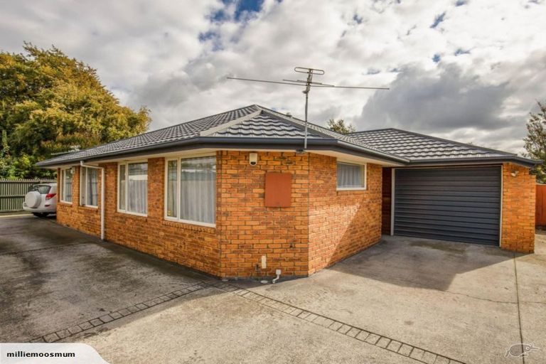 Photo of property in 17e Division Street, Riccarton, Christchurch, 8041