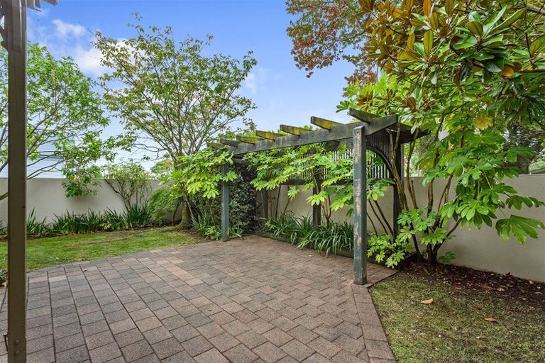 Photo of property in 124 Springfield Road, St Albans, Christchurch, 8014