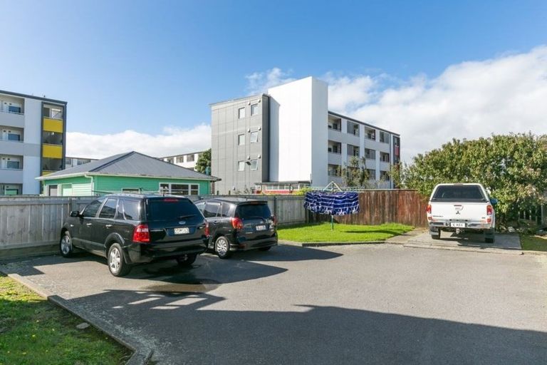 Photo of property in 2/615 Evans Bay Parade, Kilbirnie, Wellington, 6022