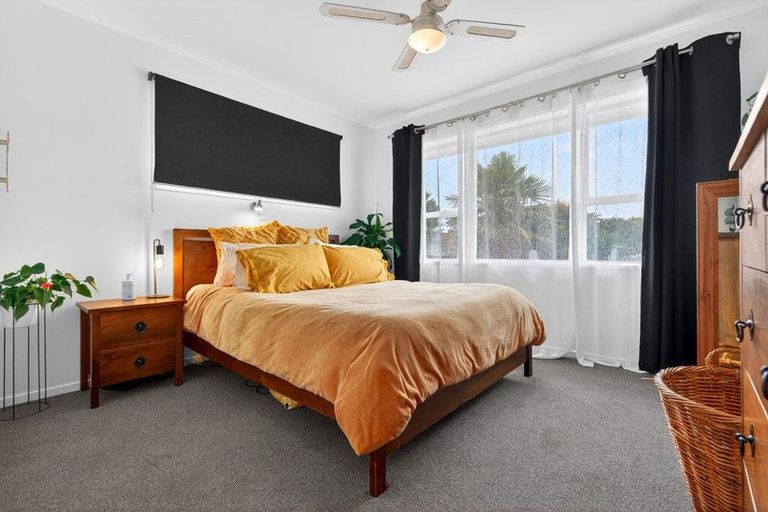 Photo of property in 1/3 Butterworth Drive, Glendene, Auckland, 0602