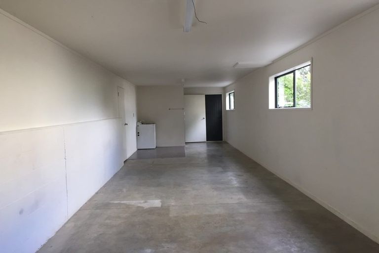 Photo of property in 302b Triangle Road, Massey, Auckland, 0614