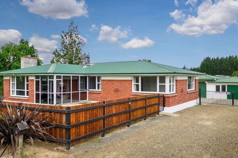 Photo of property in 81 Timaru Road, Waimate, 7924