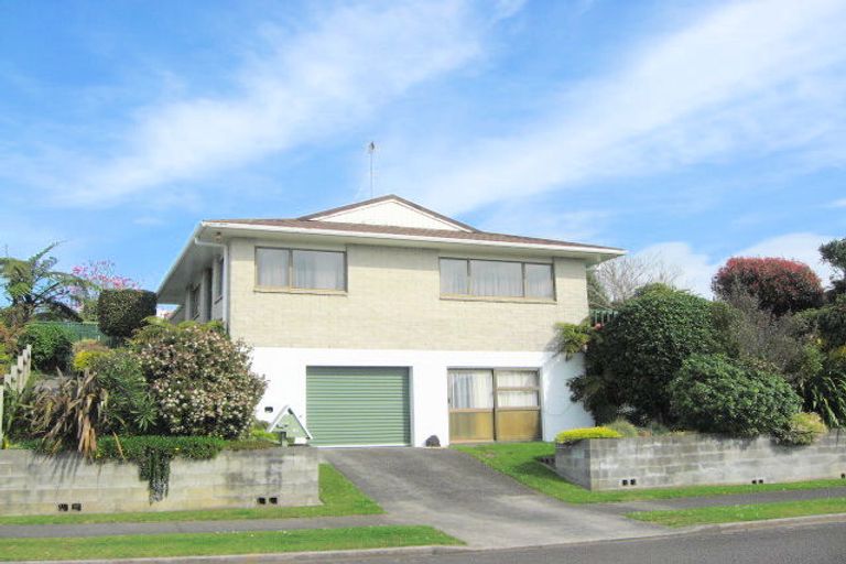 Photo of property in 21 Fairfax Terrace, Frankleigh Park, New Plymouth, 4310