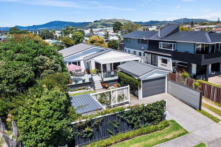 Photo of property in 932a Papamoa Beach Road, Papamoa Beach, Papamoa, 3118