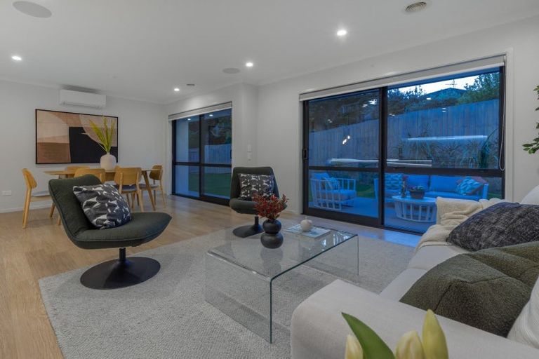 Photo of property in 38 Mooring Close, Whitby, Porirua, 5024