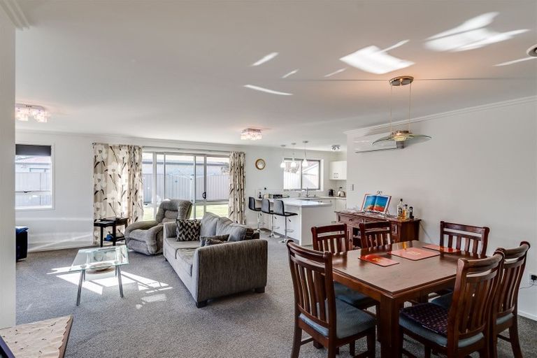 Photo of property in 1 Cambridge Terrace, Taradale, Napier, 4112