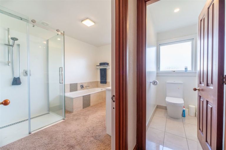 Photo of property in 100 Cox Street, Geraldine, 7930