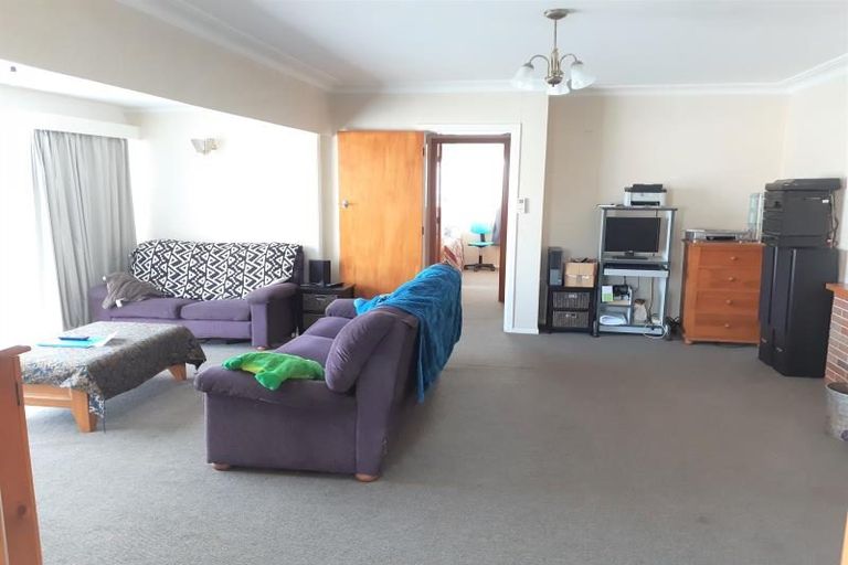 Photo of property in 17 Paterson Avenue, Pukekohe, 2120