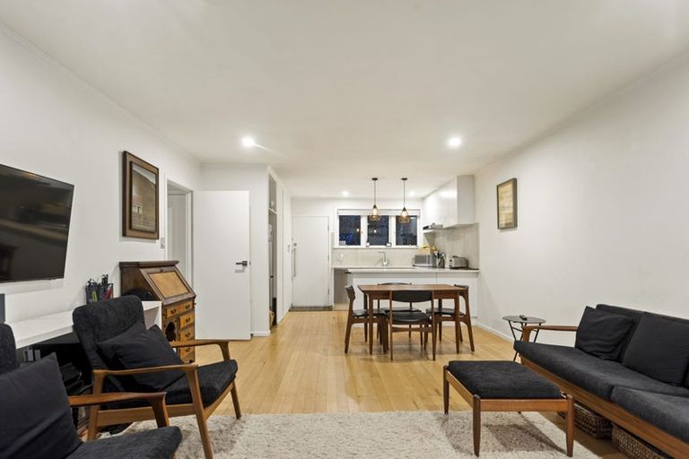 Photo of property in 2/5 Larchwood Avenue, Westmere, Auckland, 1022