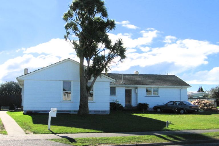 Photo of property in 37-39 Cottrell Crescent, Onekawa, Napier, 4110
