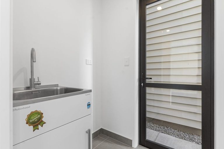 Photo of property in 11 Rita Meredith Road, Wai O Taiki Bay, Auckland, 1072
