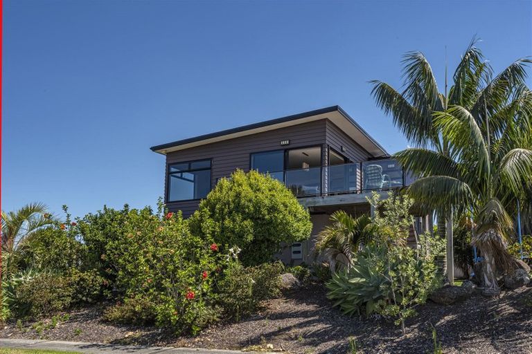 Photo of property in 5 Paradise Point Place, One Tree Point, 0118