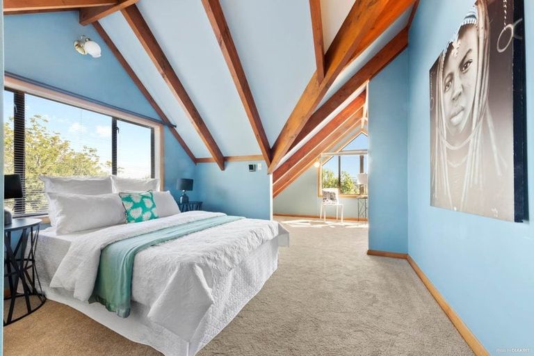 Photo of property in 310 Glengarry Road, Glen Eden, Auckland, 0602